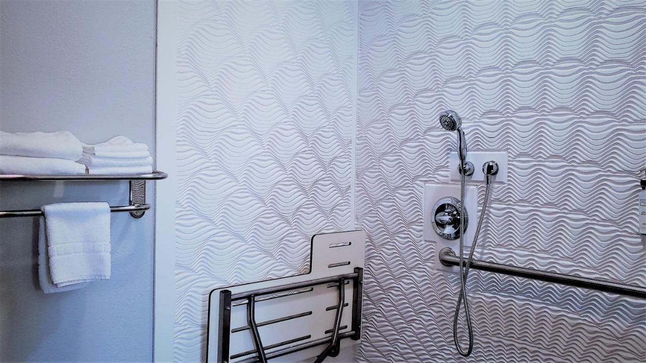 Americas Value - Motel 2*