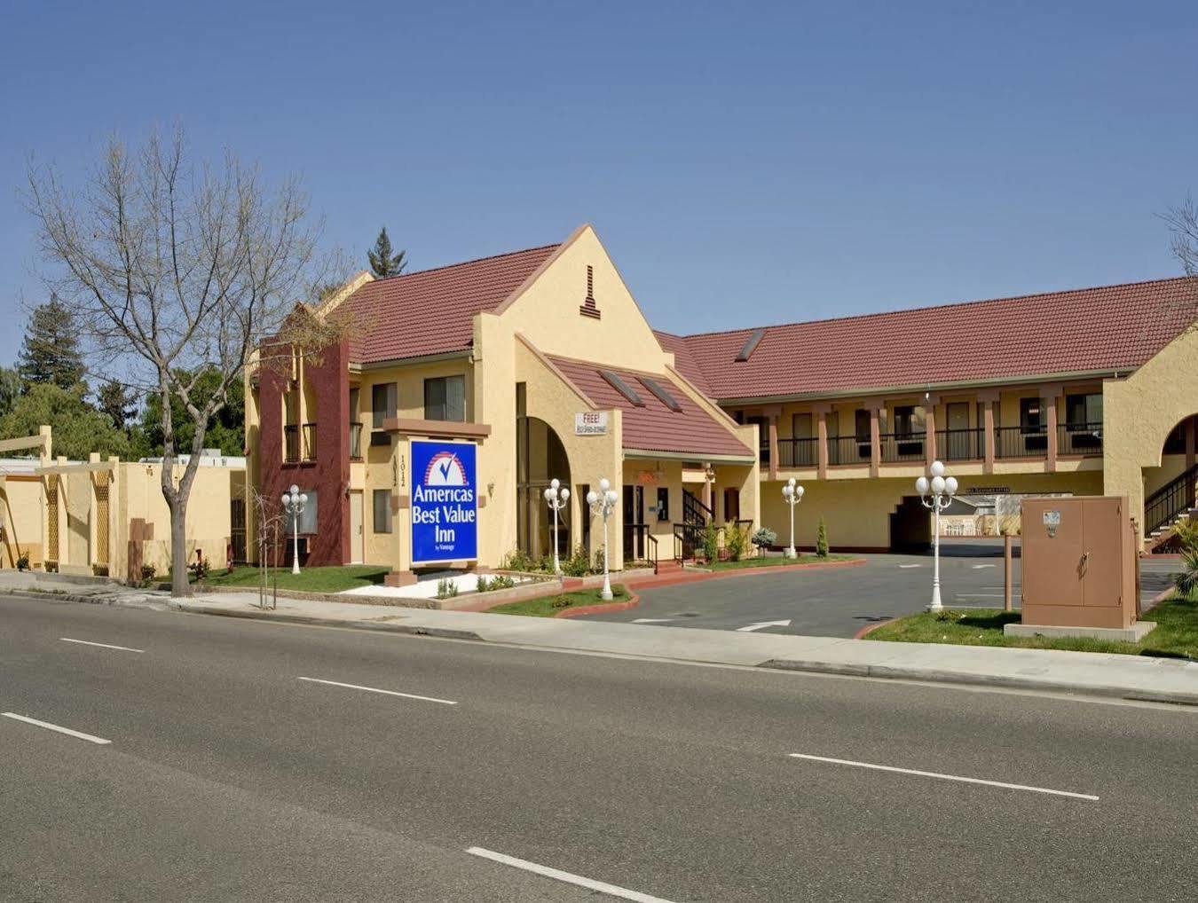Aria Motel 2*